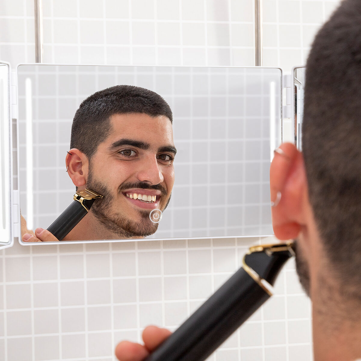 Огледало за баня с LED светлина и 360º визия SelfKut InnovaGoods